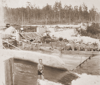 Photo of The Silverhill Power Company dam.