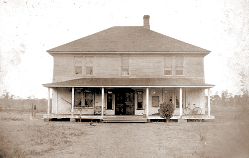 Photo of The Slosson House 1900.