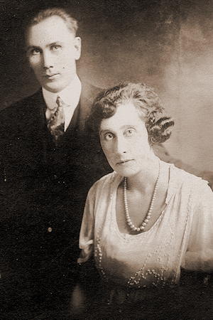 Photo of Harold and Ruth Fosberg.