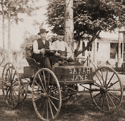 Photo of Edwin Slosson (left) and his brother Eugene Slosson.