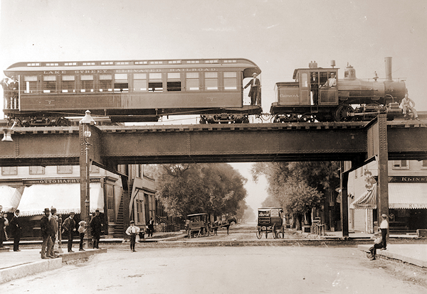 Photo of Chicago elevated train 1893.