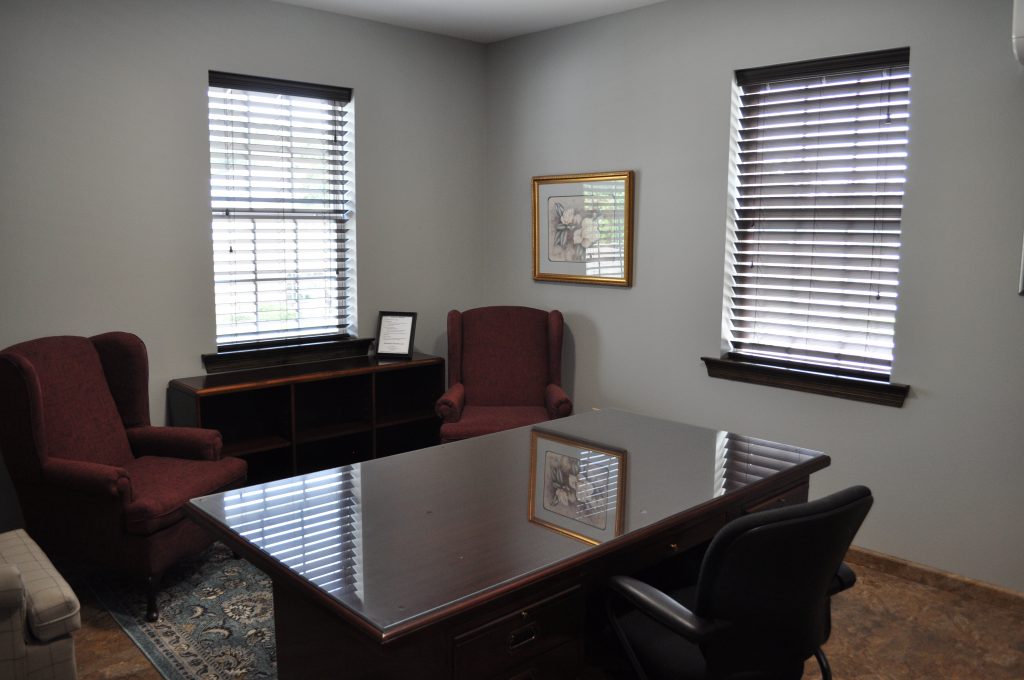 Offices for rent in Silverhill Alabama. Executive Suites for lease in Baldwin County.